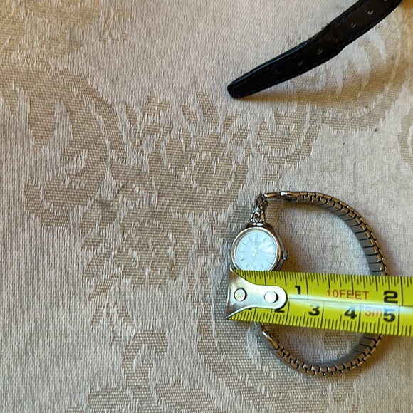 Set of women’s vintage watches, Sharp and Timex - Picture 13 of 14